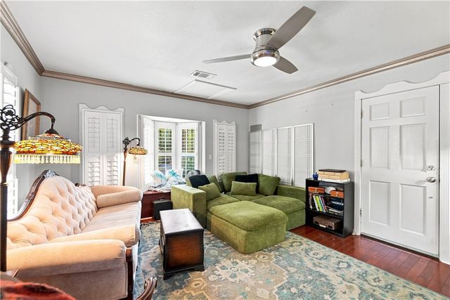 35 Mountain Street, Eureka Springs, AR 72632