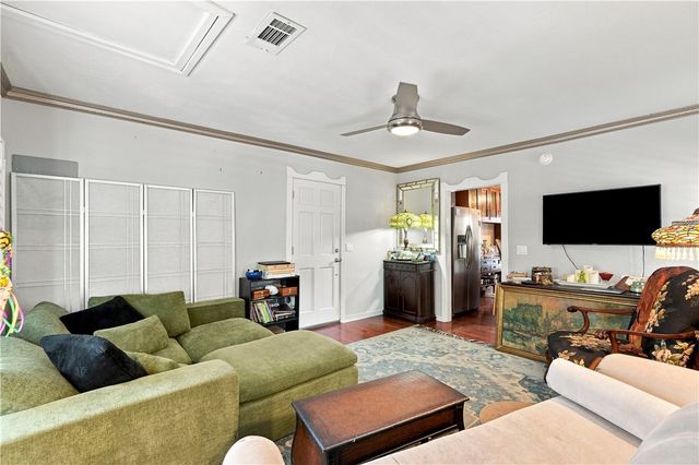 35 Mountain Street, Eureka Springs, AR 72632