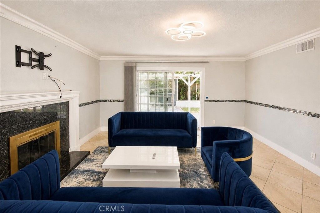 Image 13 of property listing at 2606 S Poplar, Santa Ana, CA 92704