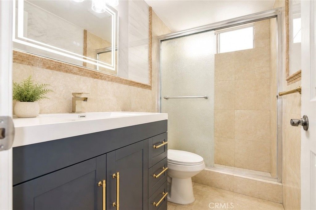 Image 28 of property listing at 2606 S Poplar, Santa Ana, CA 92704