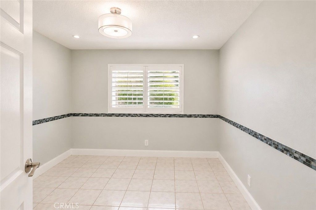 Image 5 of property listing at 2606 S Poplar, Santa Ana, CA 92704