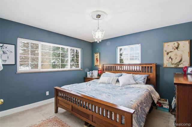 401 N Eton Street 105, Birmingham, MI 48009