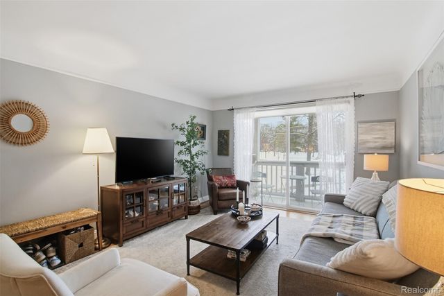 401 N Eton Street 105, Birmingham, MI 48009