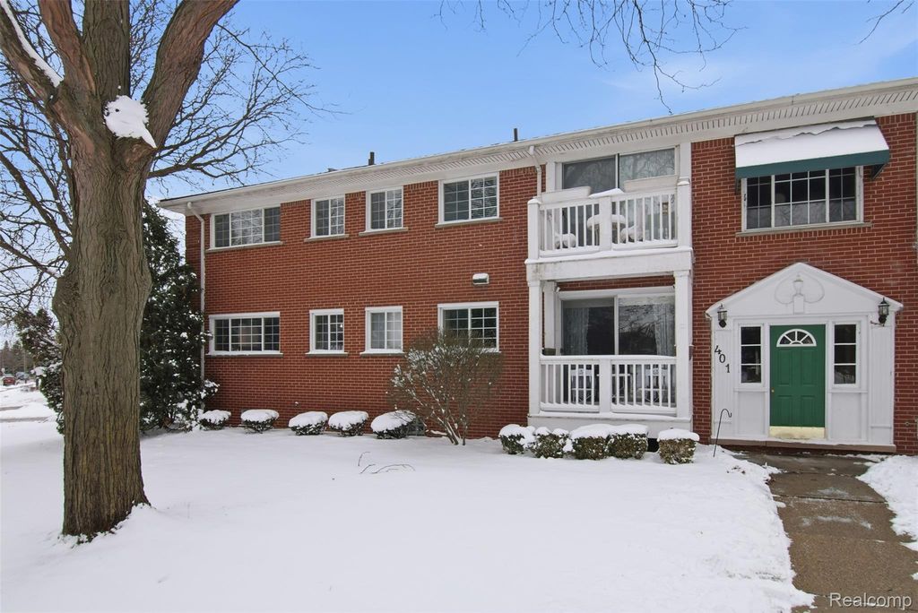 401 N Eton Street 105, Birmingham, MI 48009