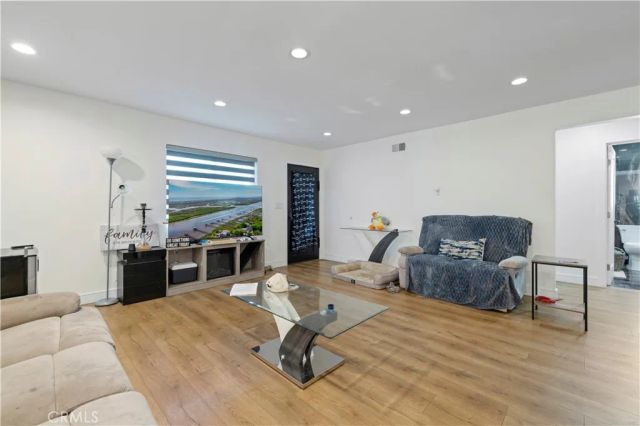 9846 Monogram Ave, Northridge, CA 91343