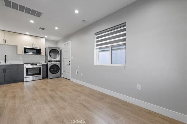9846 Monogram Ave, Northridge, CA 91343