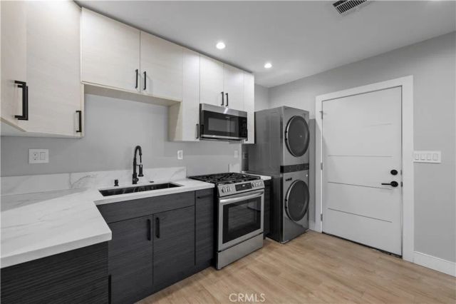 9846 Monogram Ave, Northridge, CA 91343