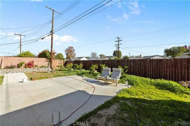 9846 Monogram Ave, Northridge, CA 91343