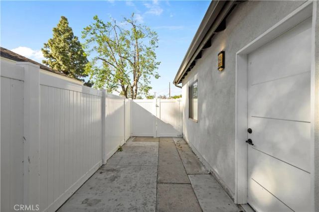 9846 Monogram Ave, Northridge, CA 91343