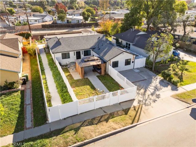 9846 Monogram Ave, Northridge, CA 91343