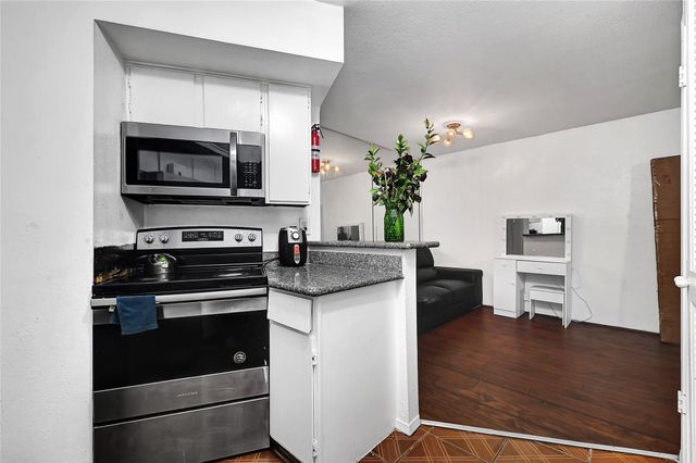 10811 Richmond Avenue 68, Houston, TX 77042