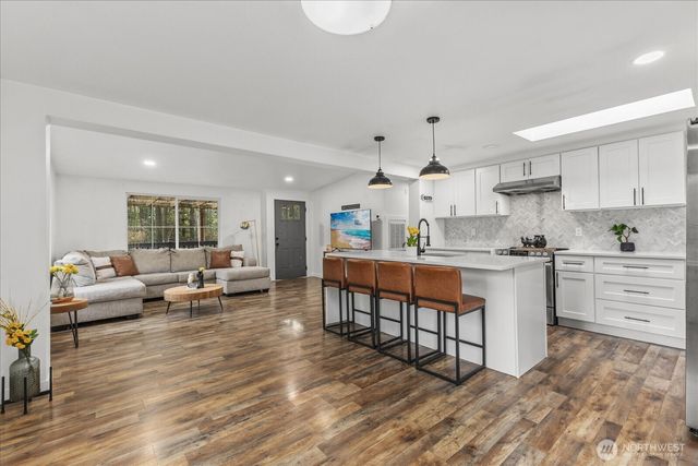 20609 SE 245th Place, Maple Valley, WA 98038