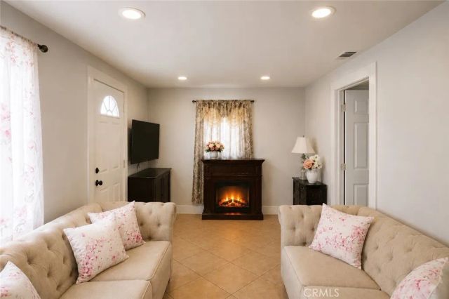 117 E Sycamore, Anaheim, CA 92805