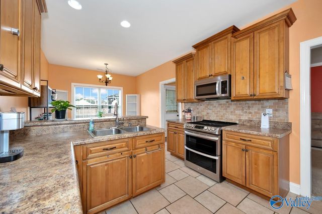122 Meadow Ridge Drive, Hazel Green, AL 35750
