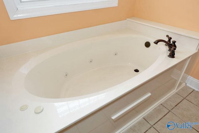 122 Meadow Ridge Drive, Hazel Green, AL 35750