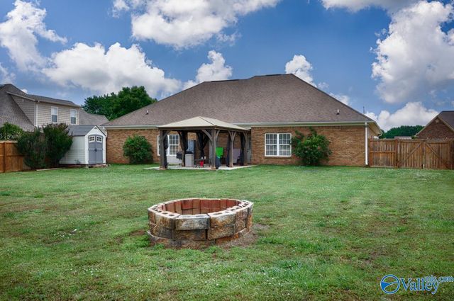 122 Meadow Ridge Drive, Hazel Green, AL 35750