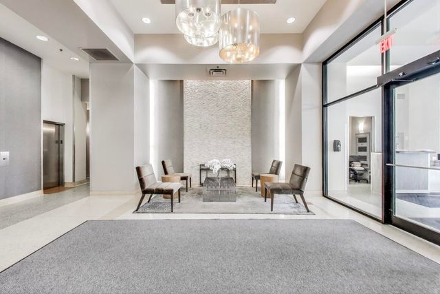 435 W Erie Street 1401, Chicago, IL 60654