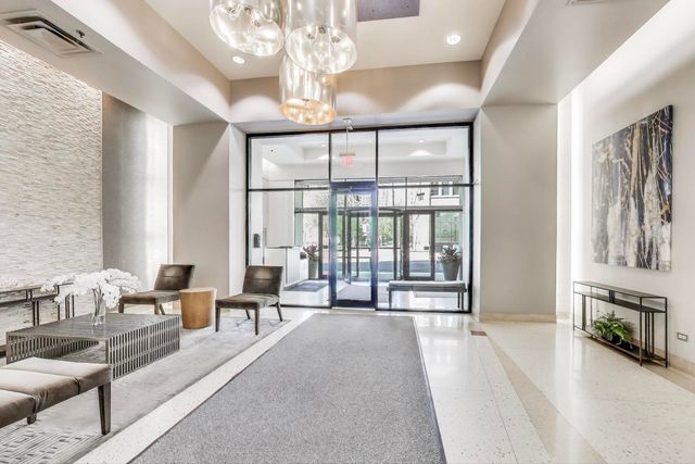 435 W Erie Street 1401, Chicago, IL 60654