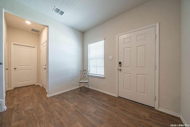 105 CHIPPING ALLEY, Floresville, TX 78114