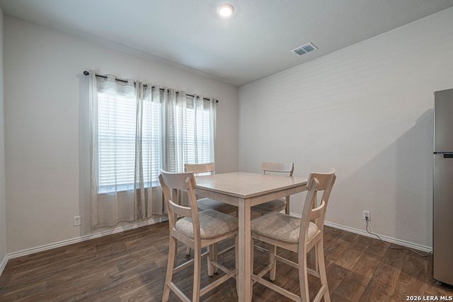 105 CHIPPING ALLEY, Floresville, TX 78114