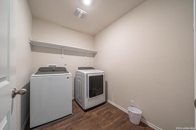 105 CHIPPING ALLEY, Floresville, TX 78114