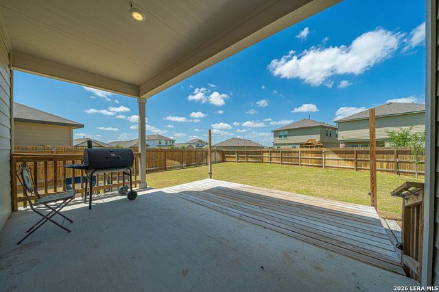 105 CHIPPING ALLEY, Floresville, TX 78114