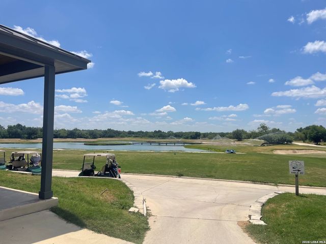 105 CHIPPING ALLEY, Floresville, TX 78114