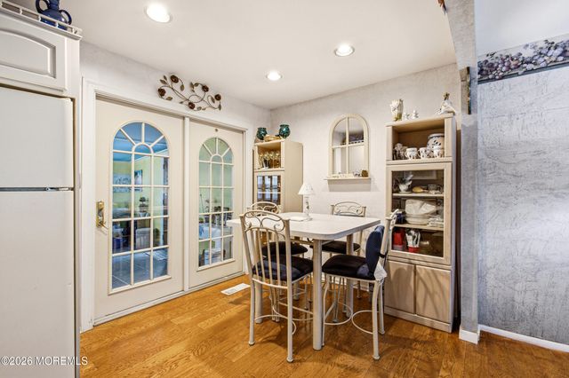 4 Roosevelt Terrace, Howell, NJ 07731