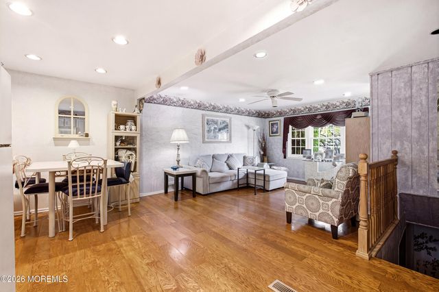 4 Roosevelt Terrace, Howell, NJ 07731