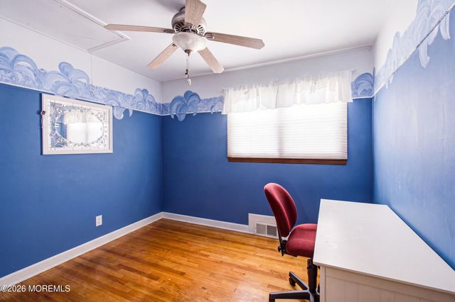 4 Roosevelt Terrace, Howell, NJ 07731