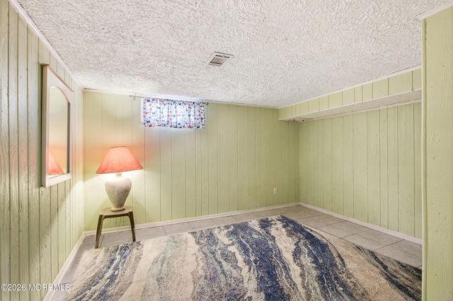 4 Roosevelt Terrace, Howell, NJ 07731