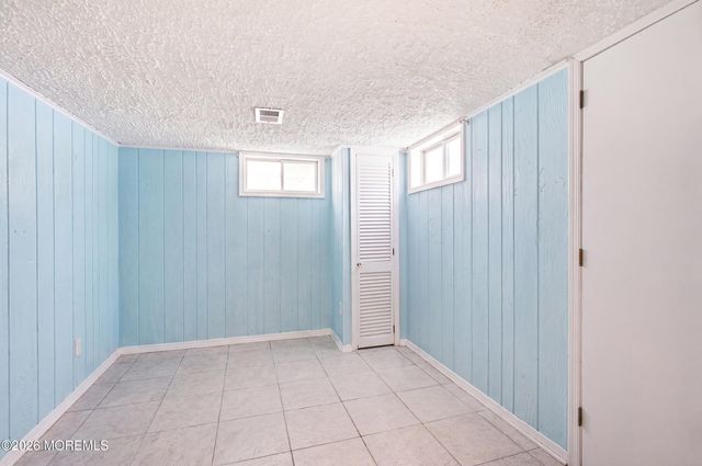 4 Roosevelt Terrace, Howell, NJ 07731