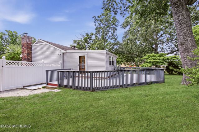 4 Roosevelt Terrace, Howell, NJ 07731