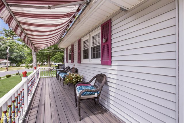 4 Roosevelt Terrace, Howell, NJ 07731