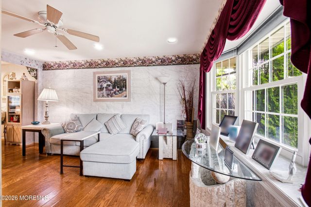 4 Roosevelt Terrace, Howell, NJ 07731
