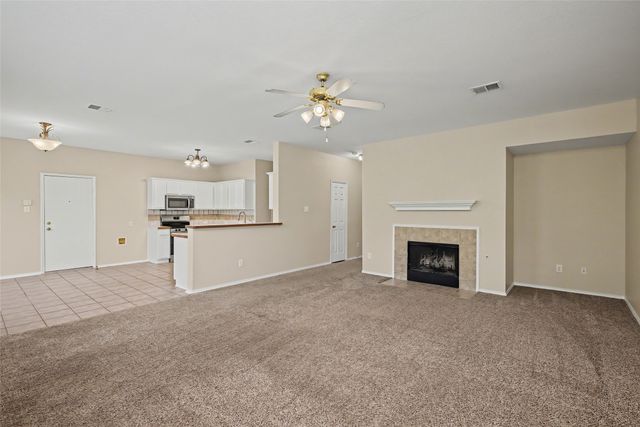 8401 Tribute Lane, Fort Worth, TX 76131