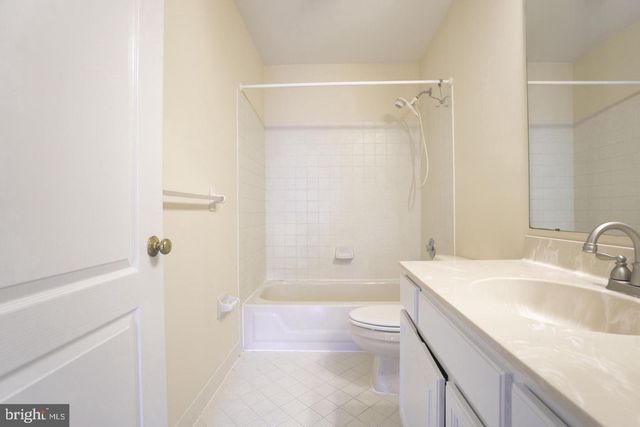 6006 ROLLING HILL DR, North Wales, PA 19454