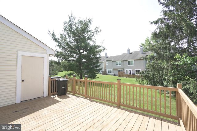 6006 ROLLING HILL DR, North Wales, PA 19454