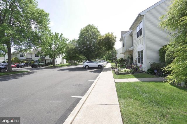 6006 ROLLING HILL DR, North Wales, PA 19454