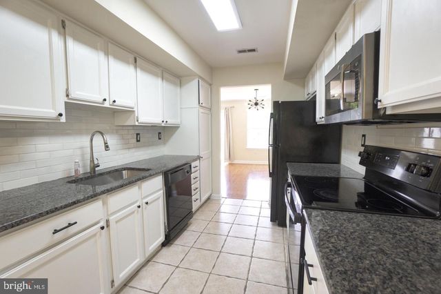 6006 ROLLING HILL DR, North Wales, PA 19454