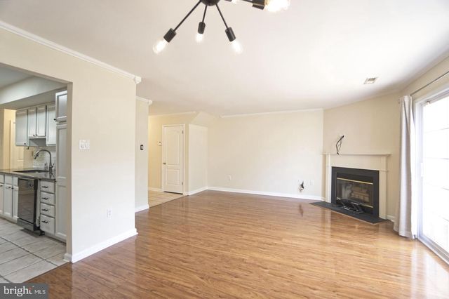 6006 ROLLING HILL DR, North Wales, PA 19454