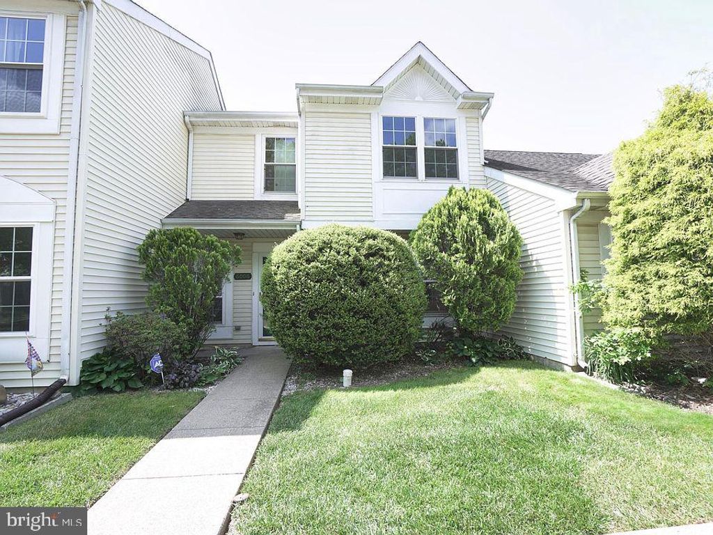 6006 ROLLING HILL DR, North Wales, PA 19454