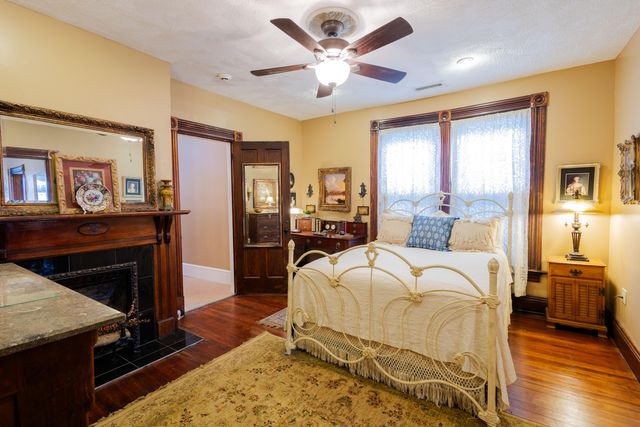 1718 Greenup Street, Covington, KY 41011