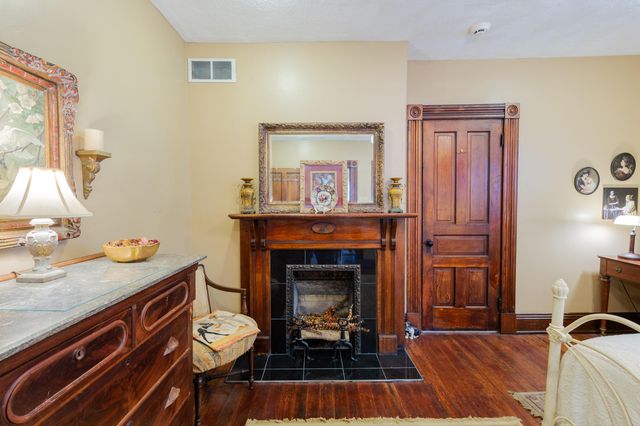 1718 Greenup Street, Covington, KY 41011