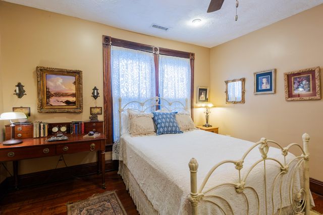 1718 Greenup Street, Covington, KY 41011
