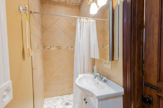 1718 Greenup Street, Covington, KY 41011