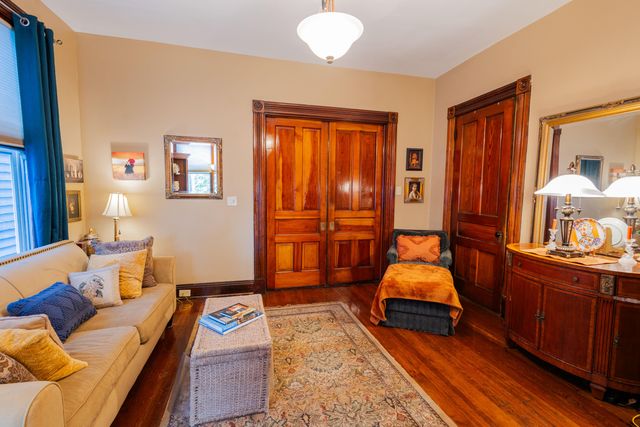 1718 Greenup Street, Covington, KY 41011