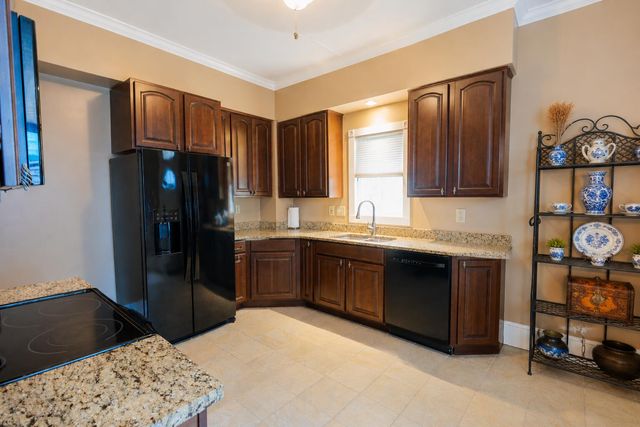 1718 Greenup Street, Covington, KY 41011