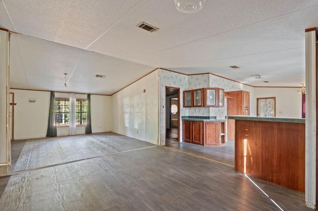 53 Pine Oak Lane, Huntsville, TX 77340