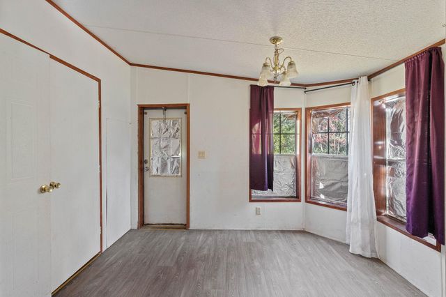 53 Pine Oak Lane, Huntsville, TX 77340